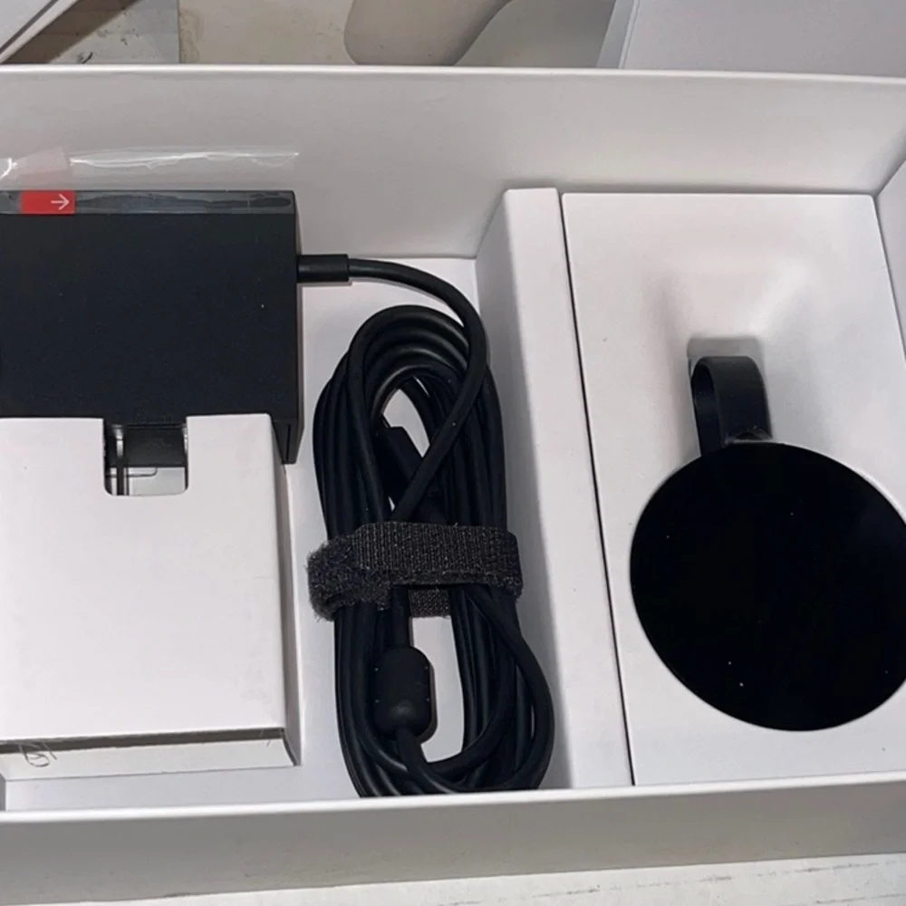 Google Stadia Premiere Edition Controller Chromecast Ultra Bundle | White